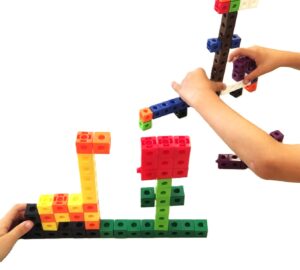 ONLINE: A12 - Brincar, Construir, Pensar, Aprender: A magia dos Policubos "ao serviço" da matemática