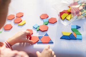 ONLINE: A46 - Geometria e Medida na Educação Pré-Escolar